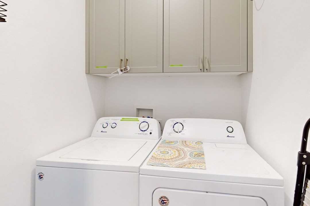 1030 S Canyon Ave - Photo 7 of 21