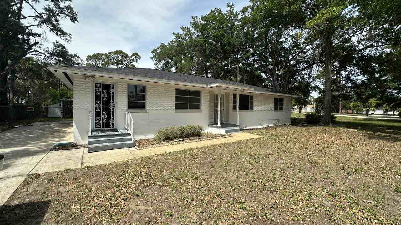 1166 Australia Ave - Photo 2 of 10