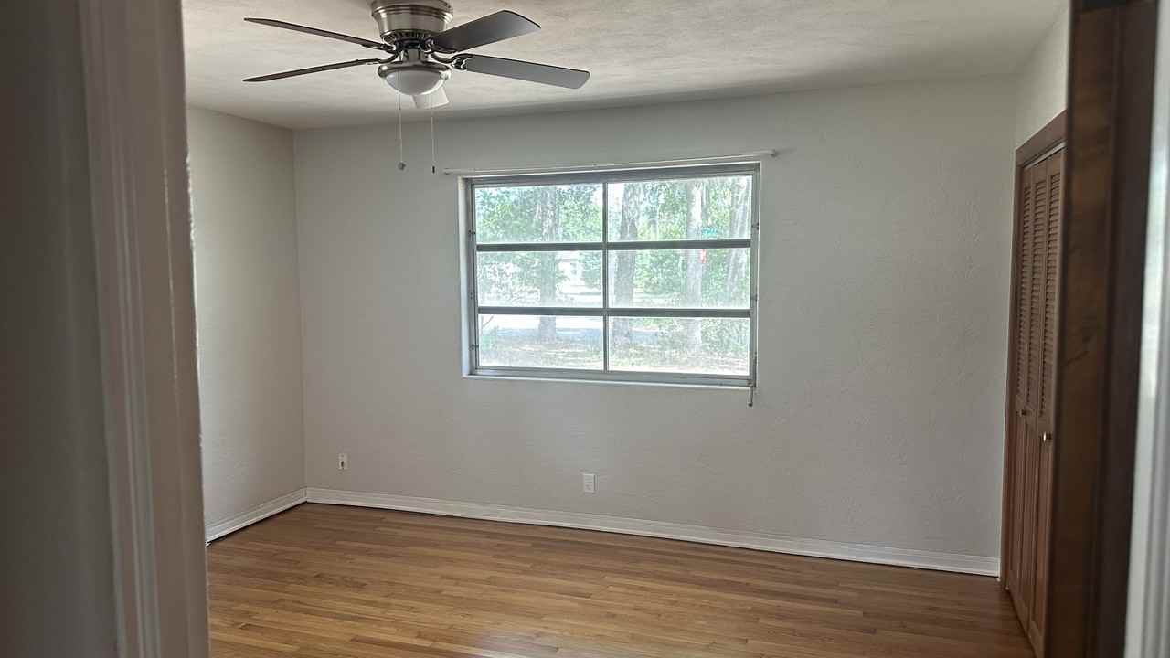 1166 Australia Ave - Photo 4 of 10