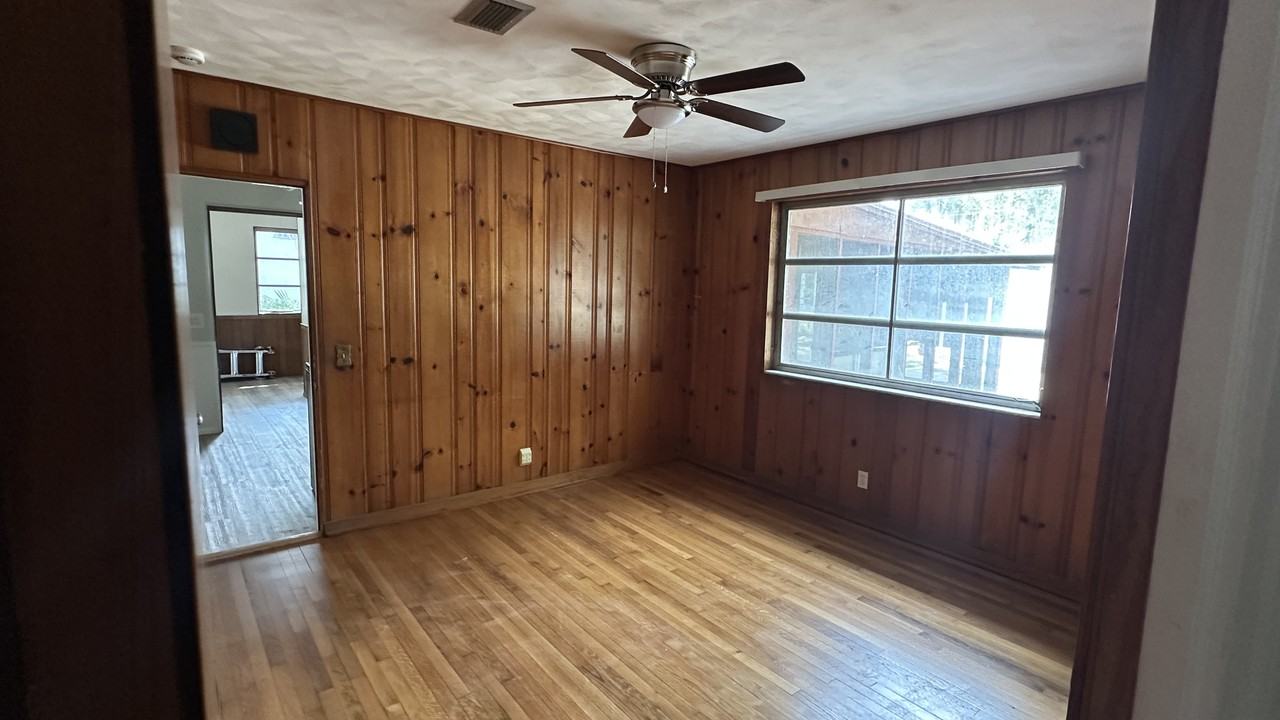 1166 Australia Ave - Photo 7 of 10