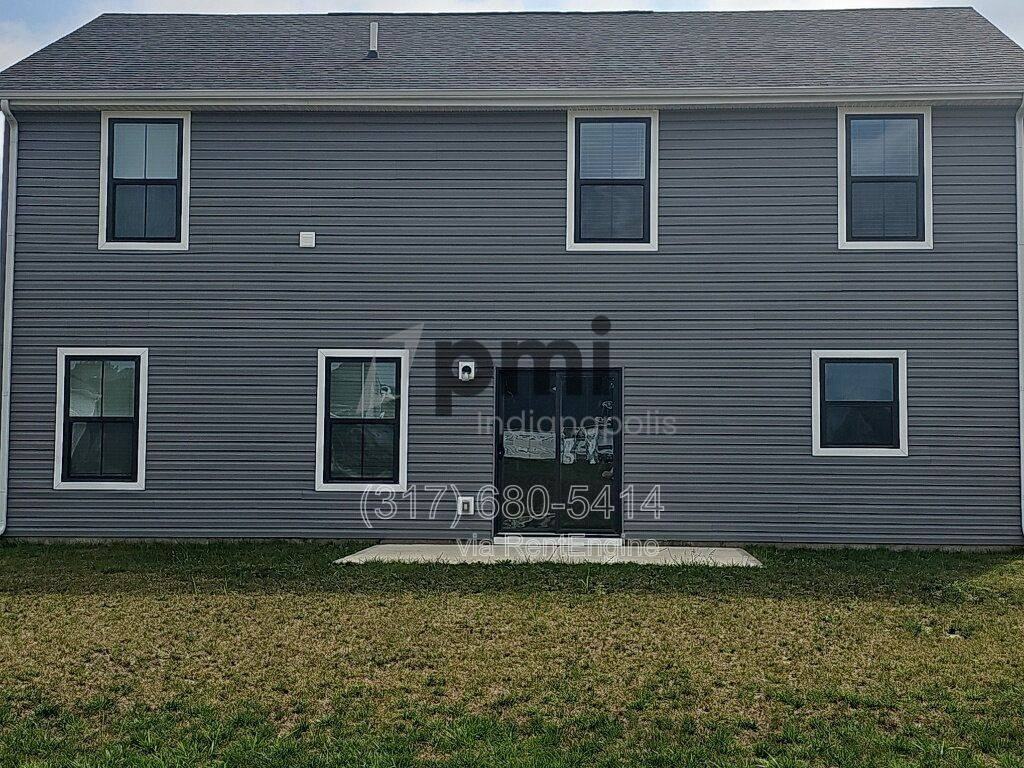 1854 Cascades Dr - Photo 2 of 10