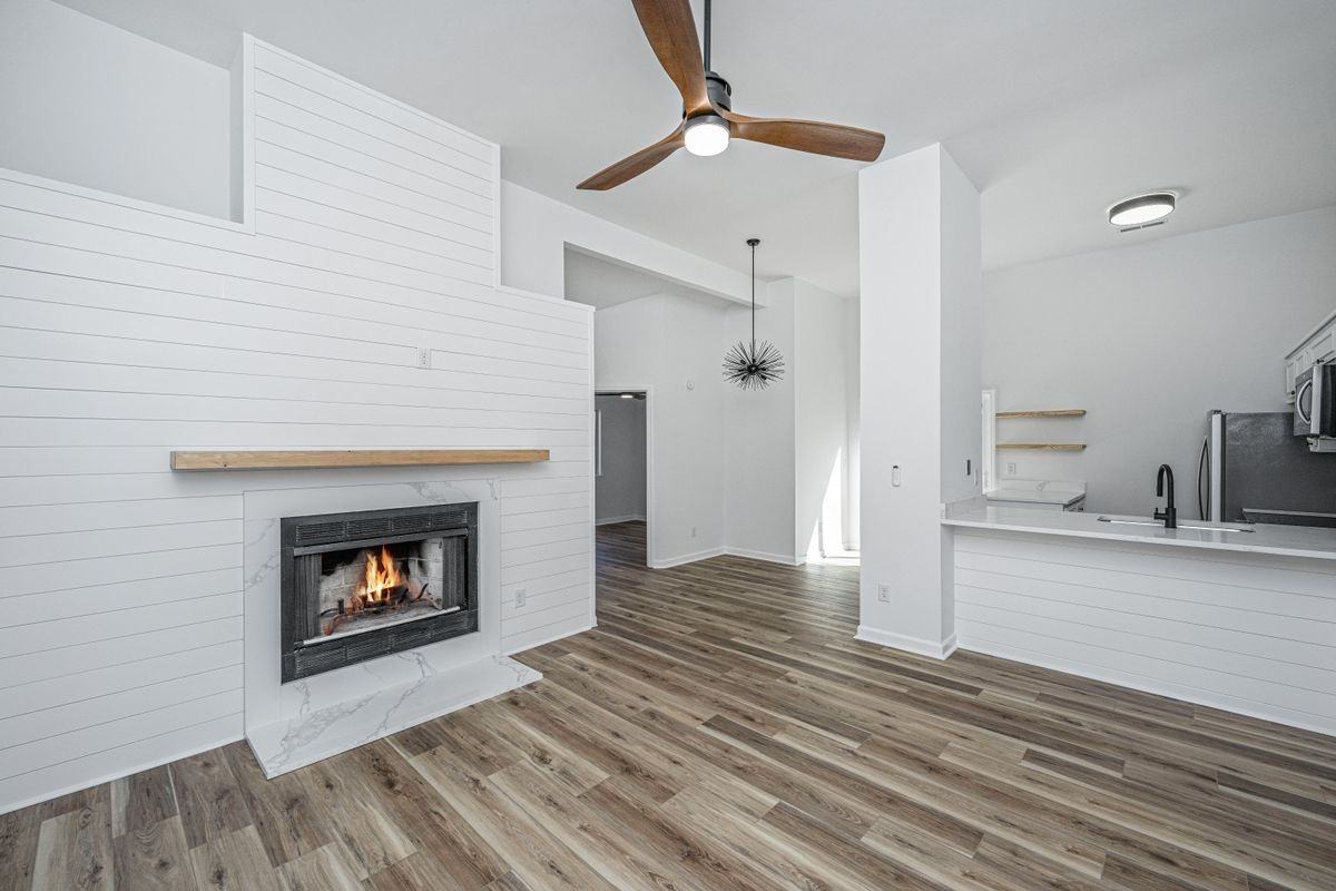 1078 Secessionville Rd - Photo 4 of 26