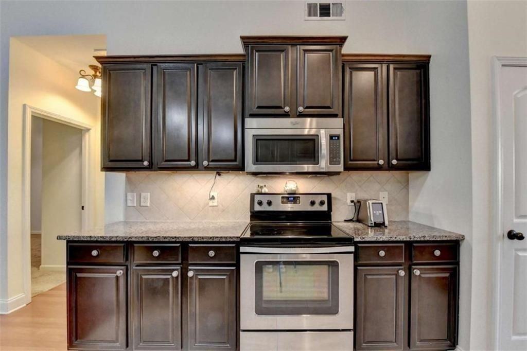 2130 Line Dr - Photo 4 of 48