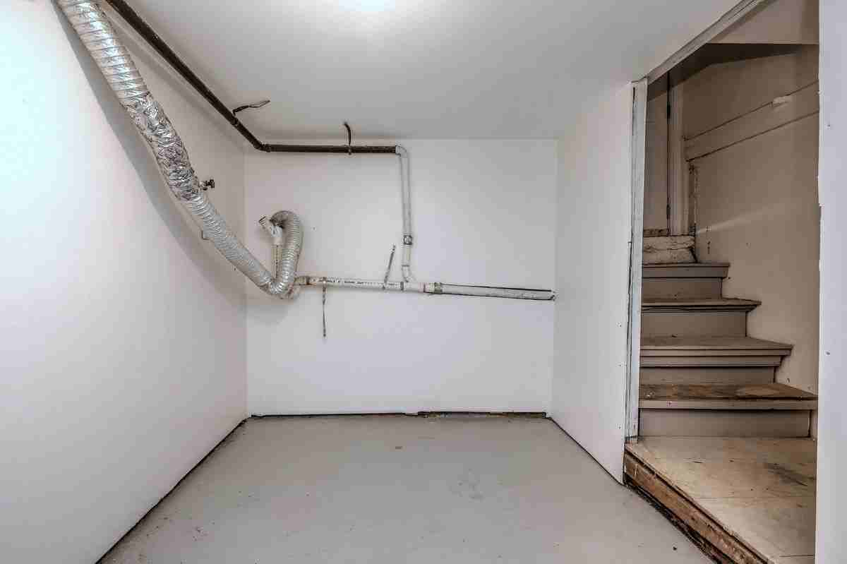 330 Naugatuck Ave - Photo 5 of 41