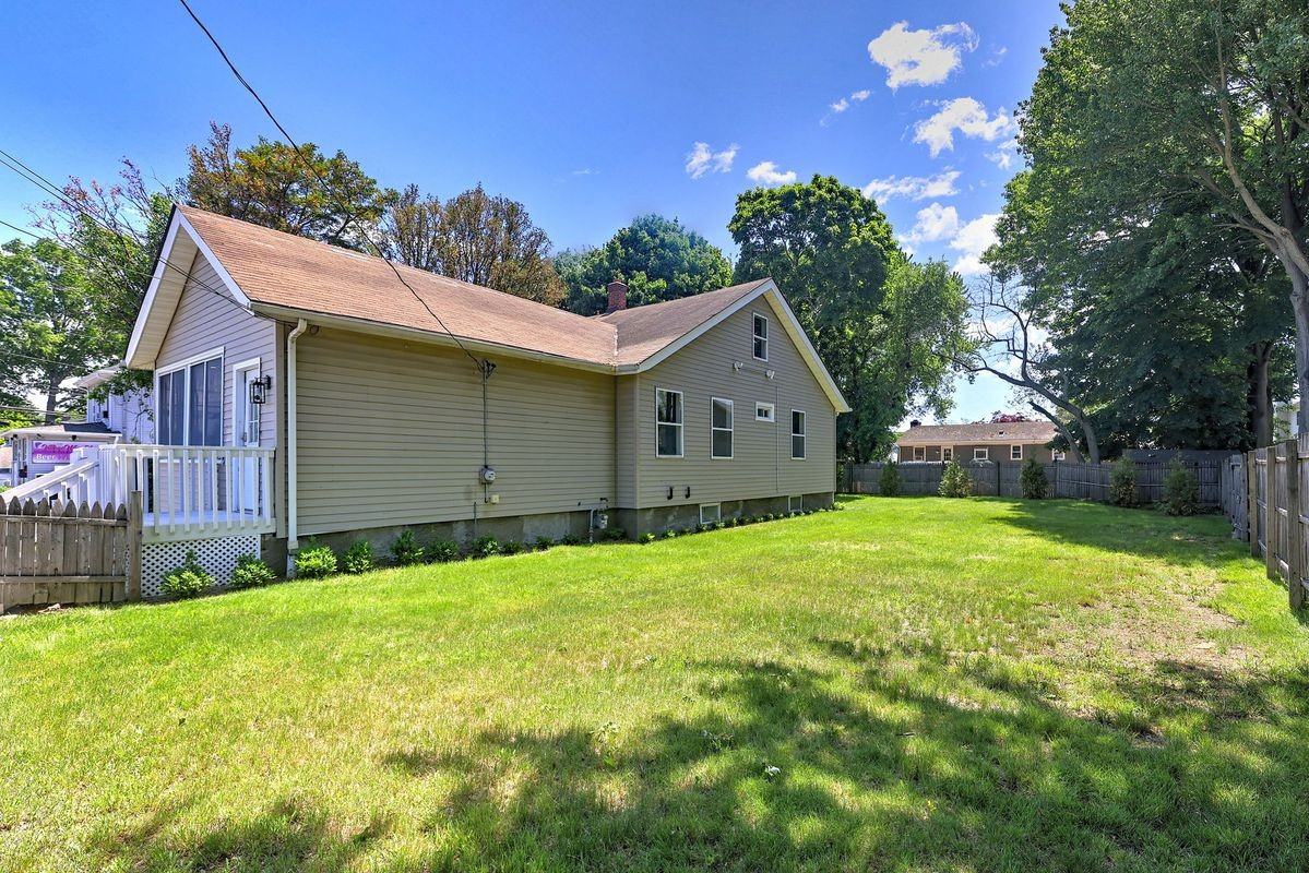330 Naugatuck Ave - Photo 7 of 41