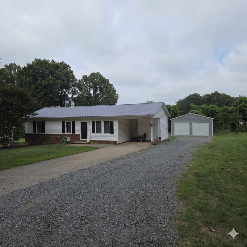 1004 Tracy St - Photo 2 of 5