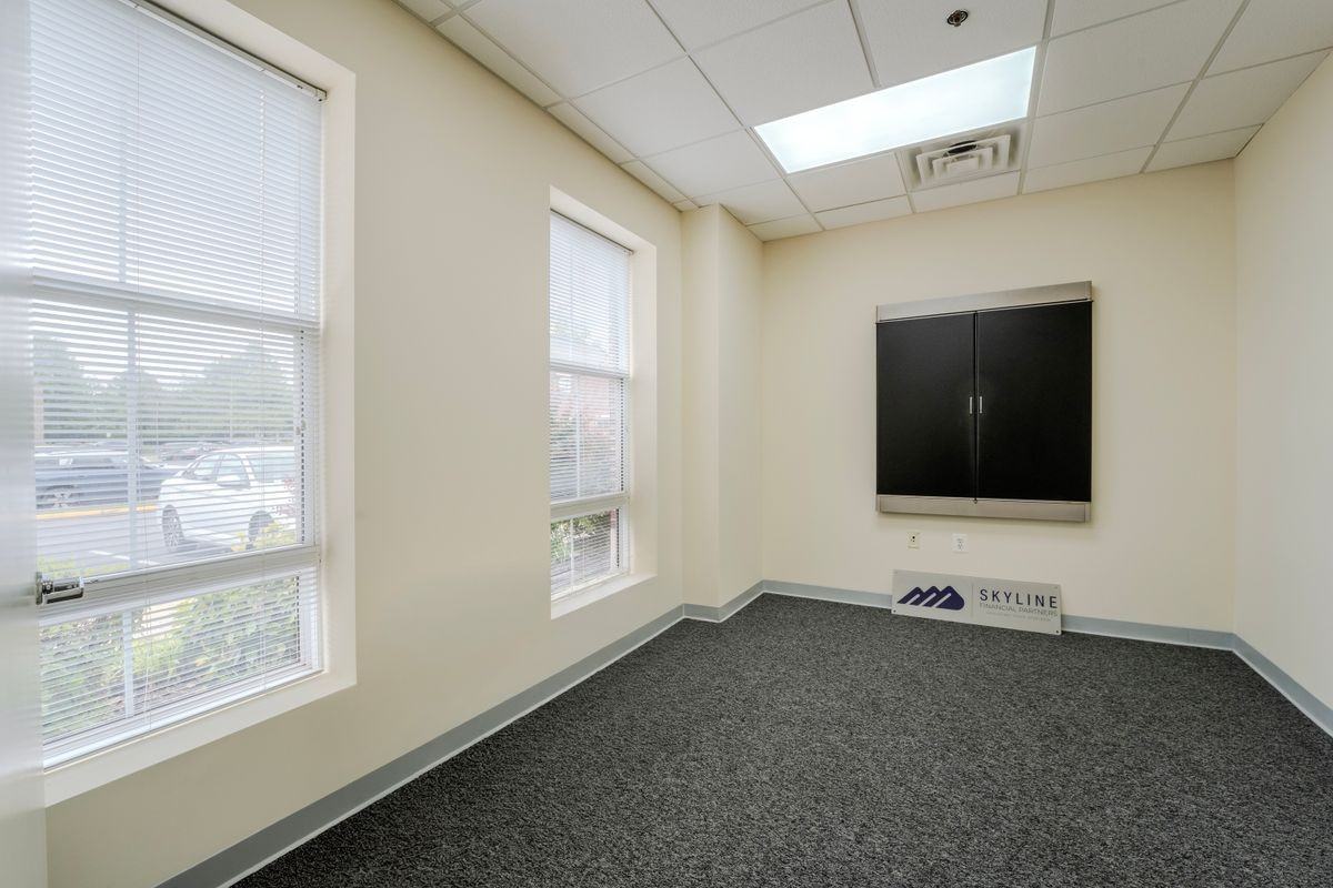 21155 Whitfield Pl - Photo 3 of 17