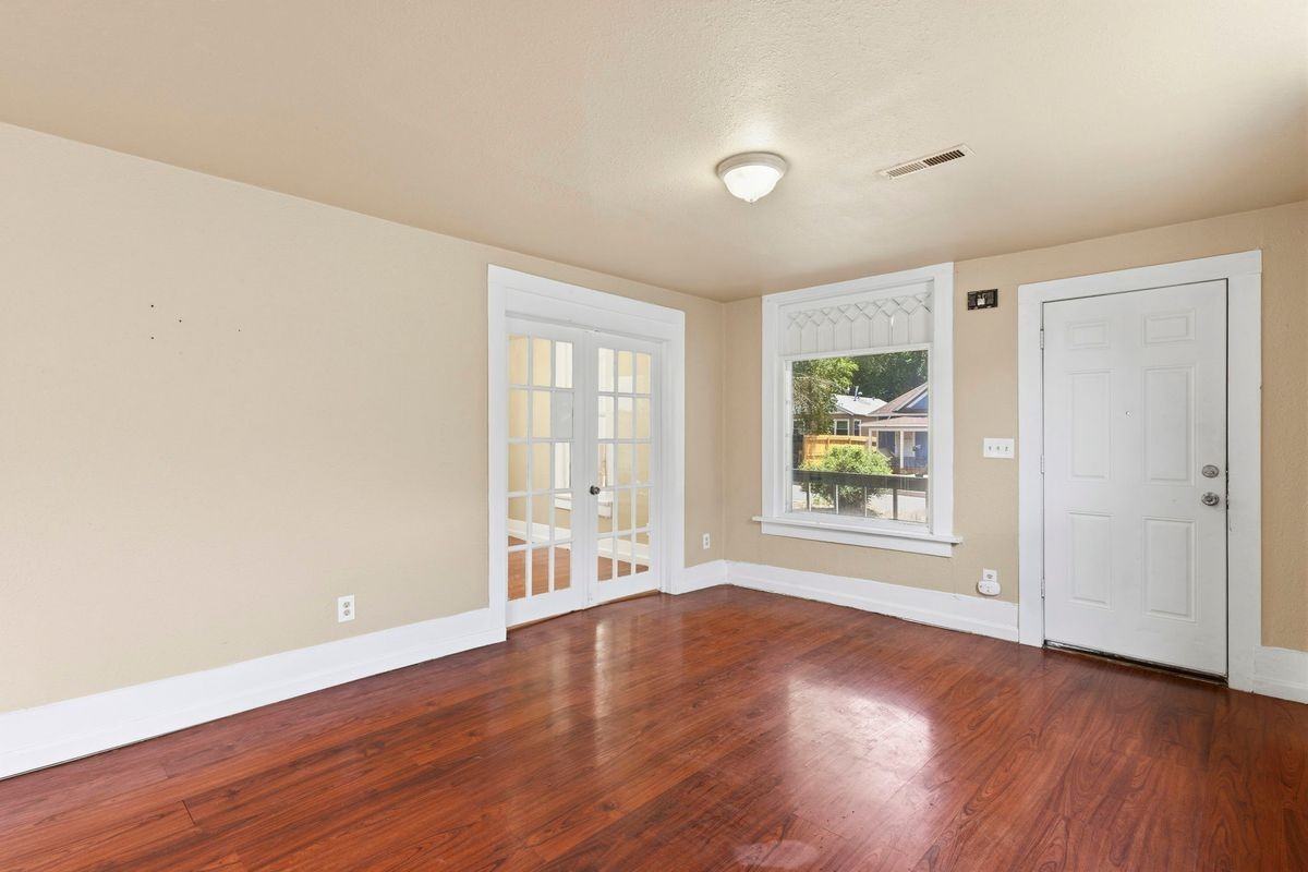 312 N 24th St - Photo 5 of 28