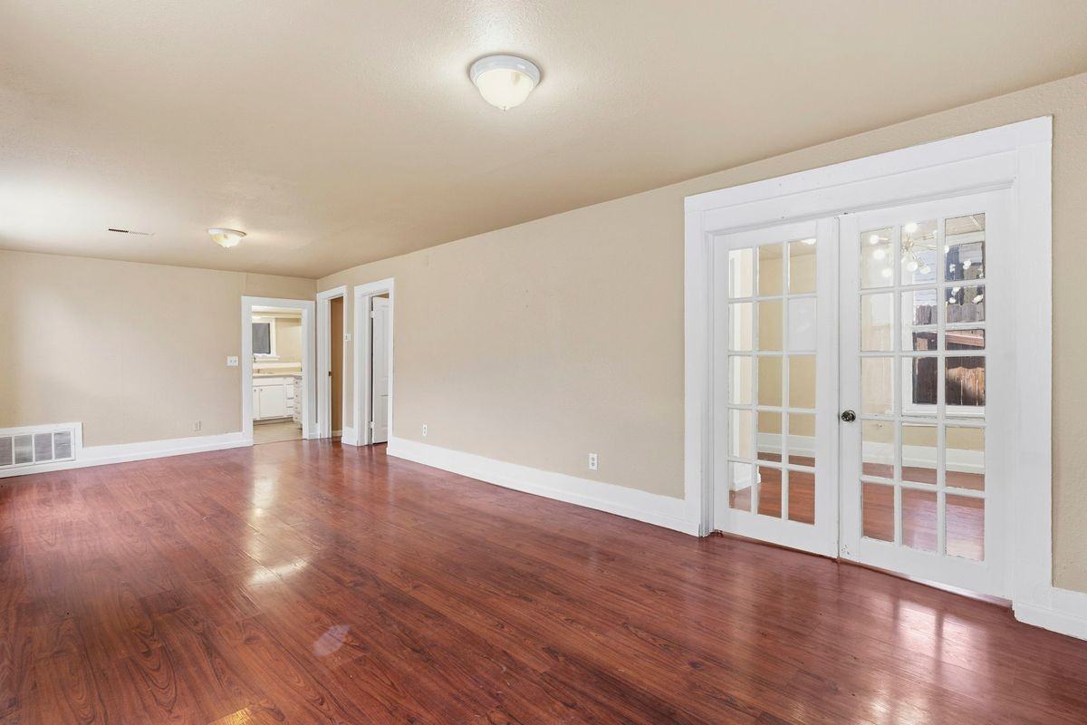 312 N 24th St - Photo 6 of 28