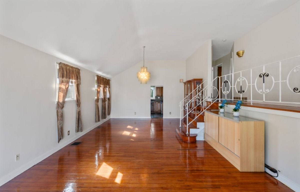 9967 Verree Rd - Photo 5 of 18
