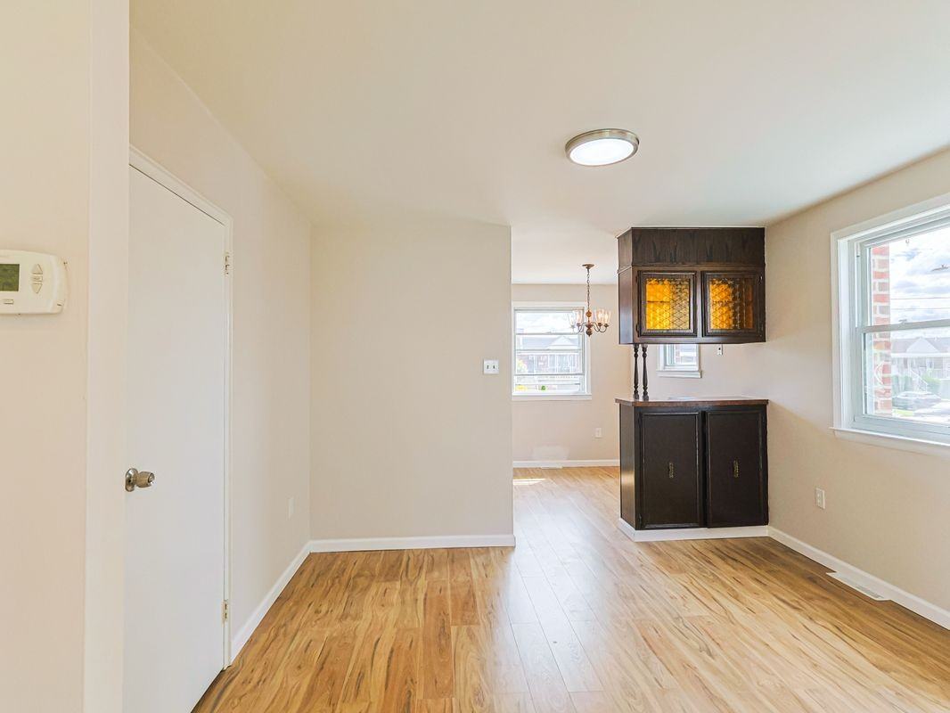 1826 Tomlinson Rd - Photo 3 of 13