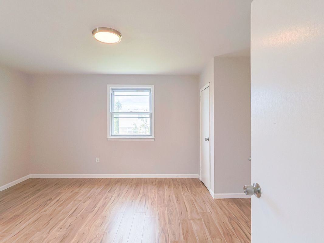 1826 Tomlinson Rd - Photo 7 of 13