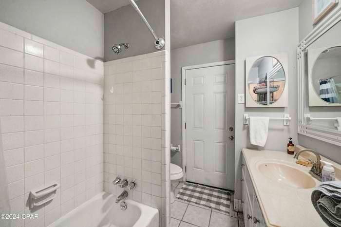61 Oak Ave - Photo 3 of 16