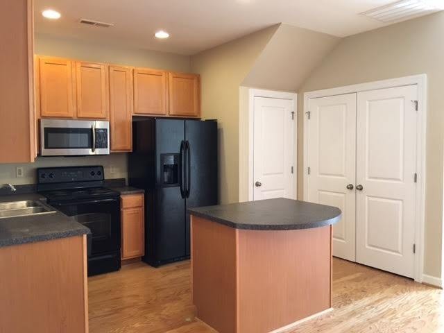 378 Summergate Dr #1 - Photo 2 of 21