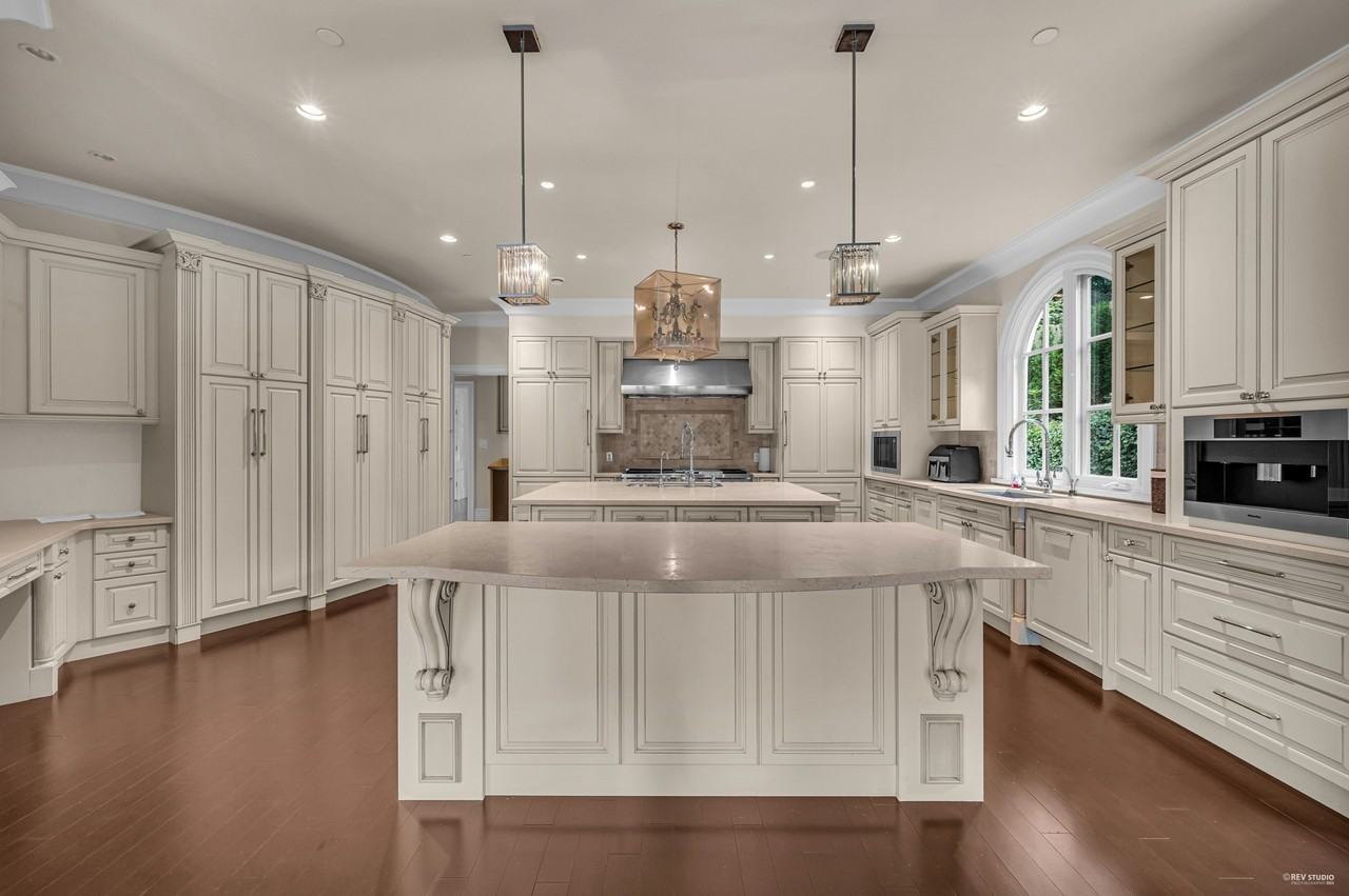 6089 Gleneagles Drive - Photo 2