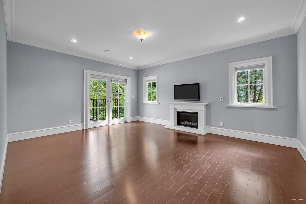6089 Gleneagles Drive - Photo 6