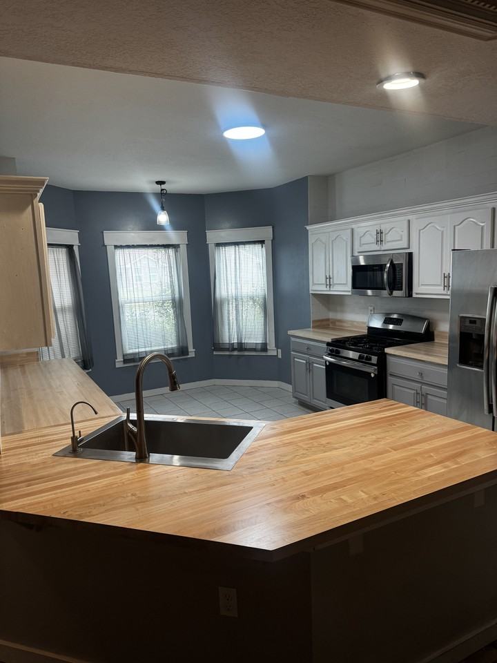 2232 Orion Lake Dr - Photo 2 of 16