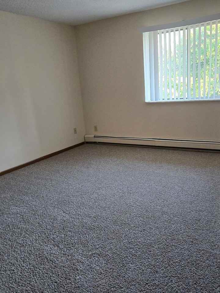 911 6th Ave Ne - Photo 7 of 10