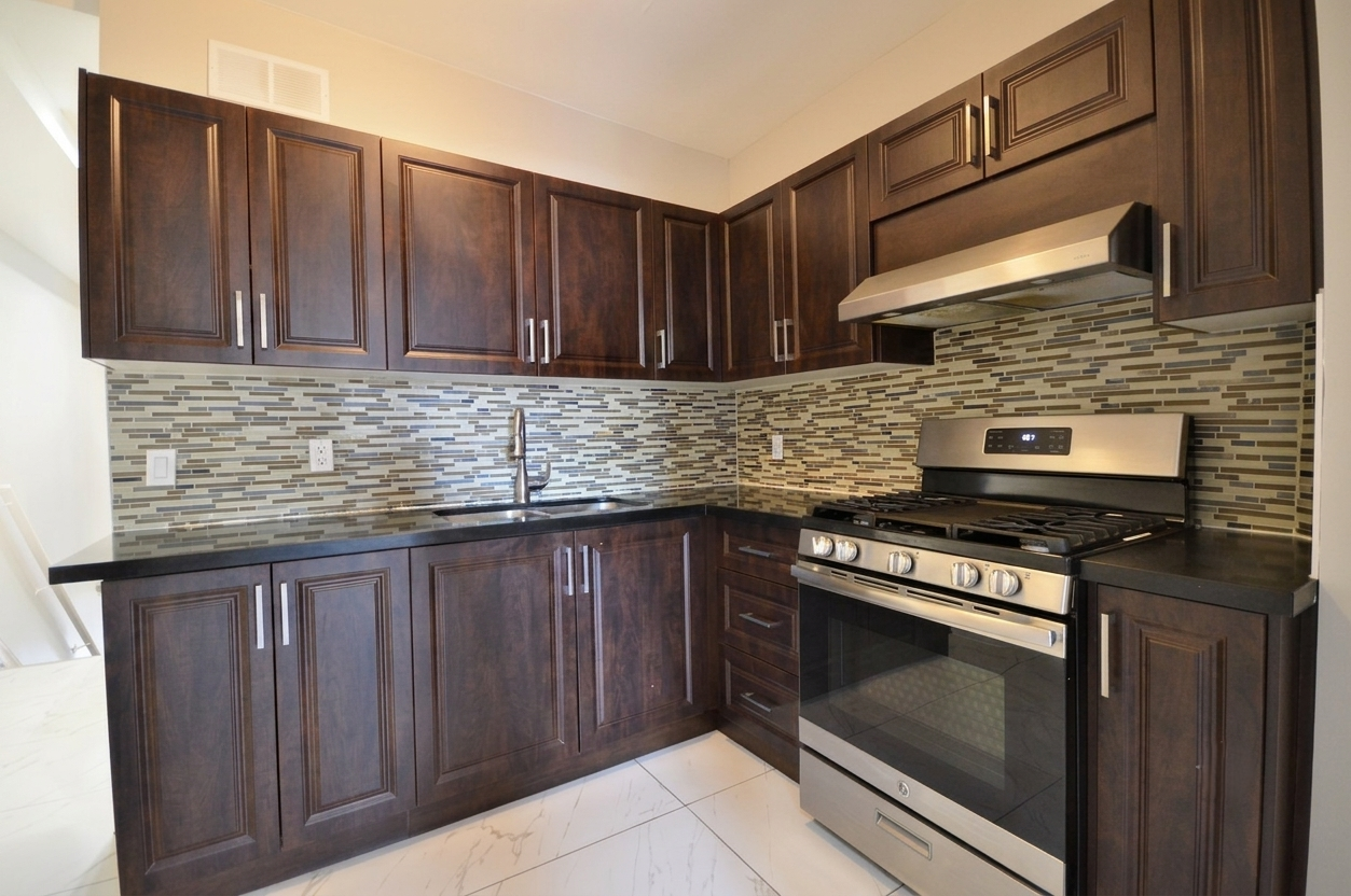 25 Miller St #2ndFL - Photo 2 of 10