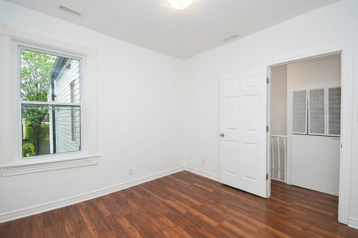 25 Miller St #2ndFL - Photo 5 of 10
