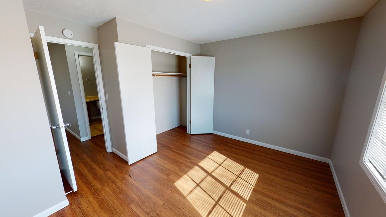 3220-3222 W. 13th Street - Photo 4 of 6