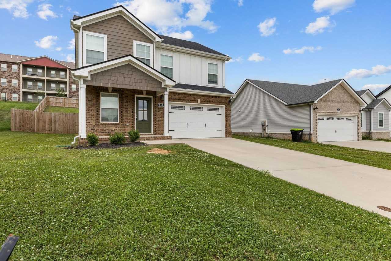 840 Lillian Grace Dr - Photo 3 of 33