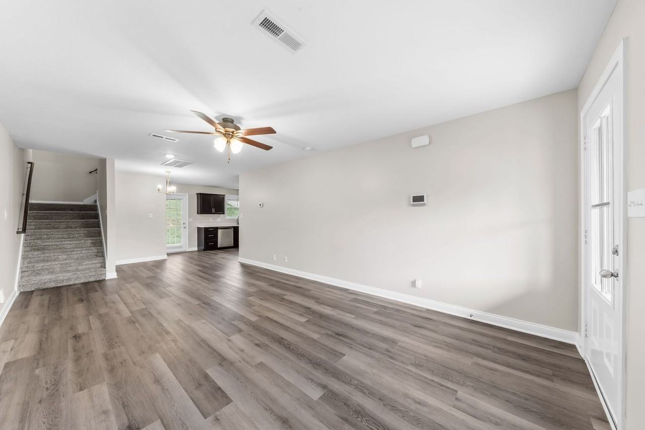 840 Lillian Grace Dr - Photo 5 of 33
