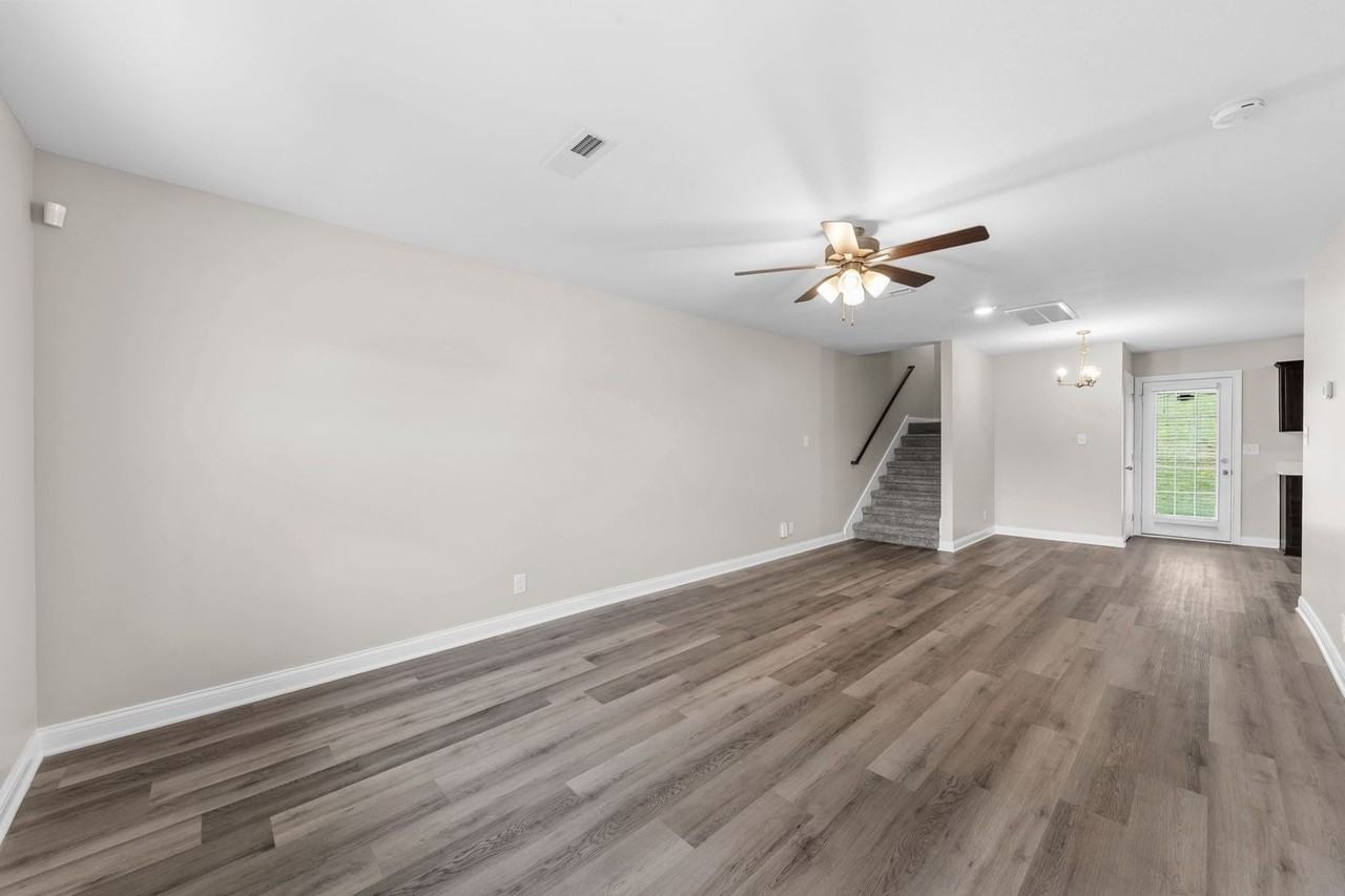 840 Lillian Grace Dr - Photo 6 of 33