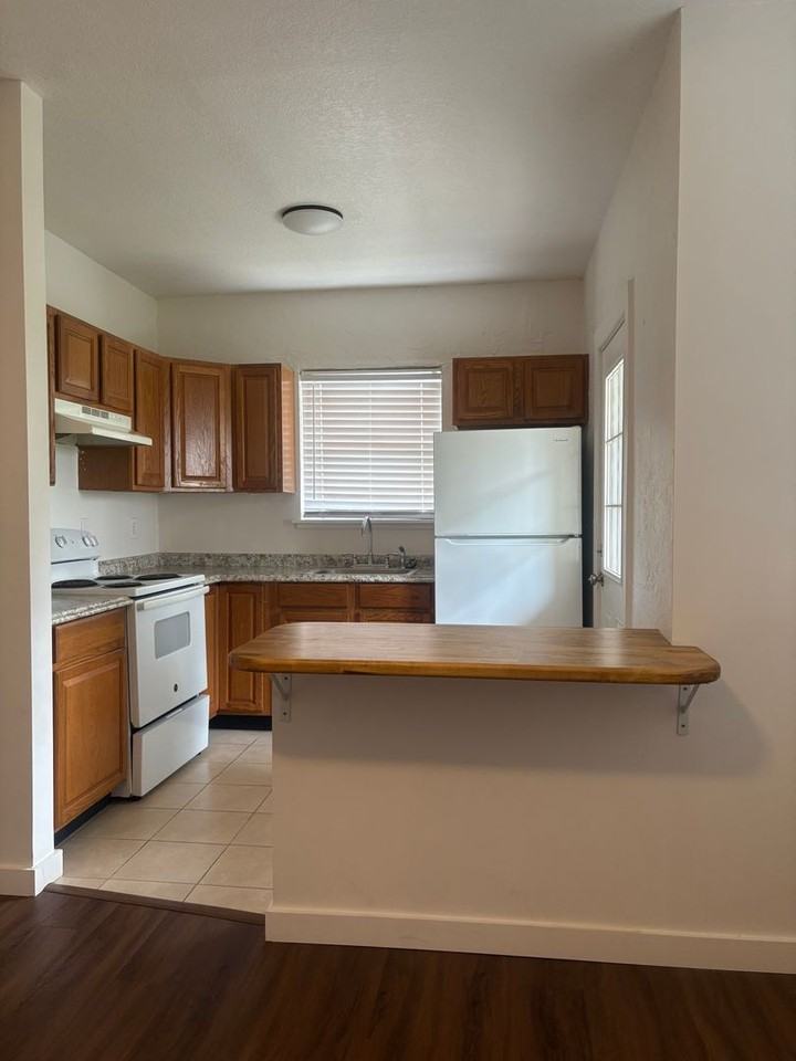 667 W Osceola St #A - Photo 3 of 7