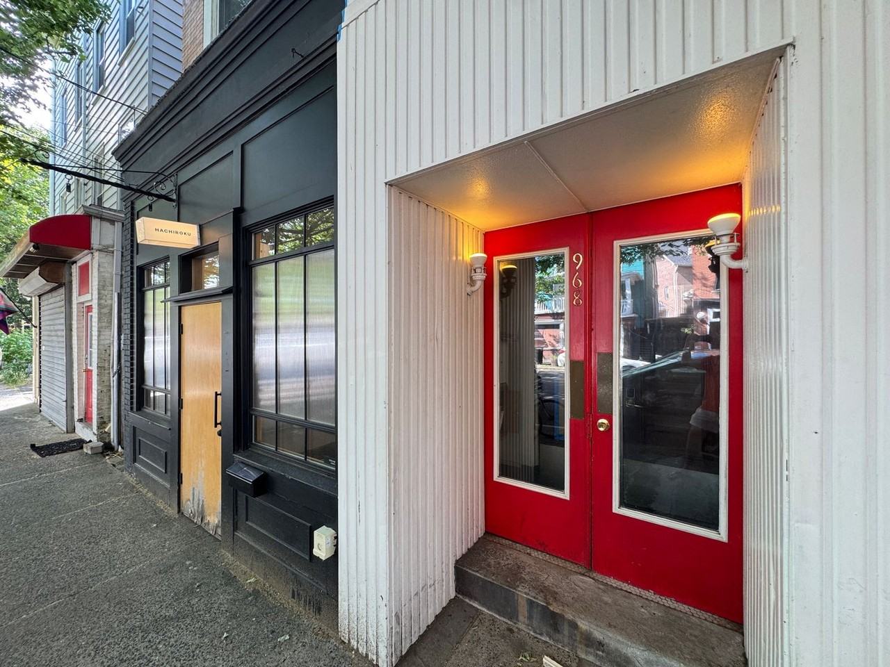 968 State St - Photo 4 of 14