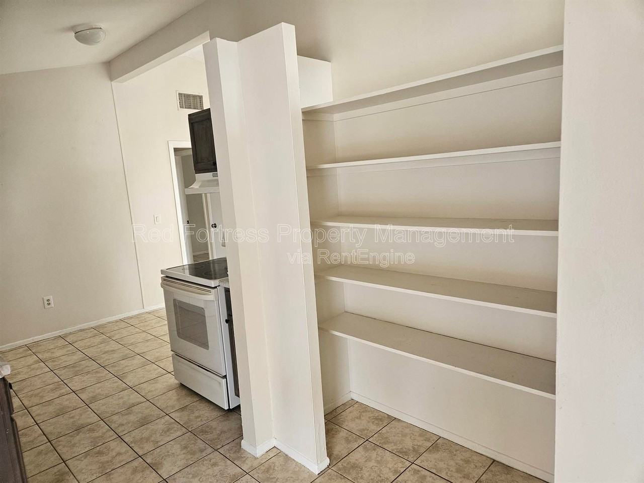 1635 Newport Ct - Photo 5 of 11