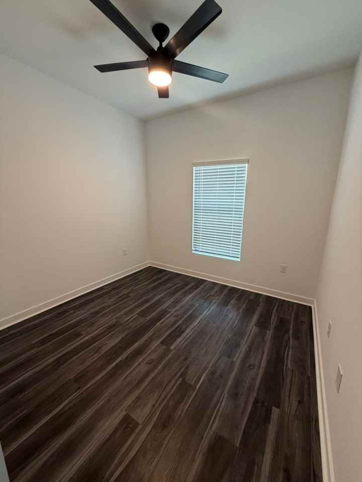 2220 Leda Ave S - Photo 4 of 38