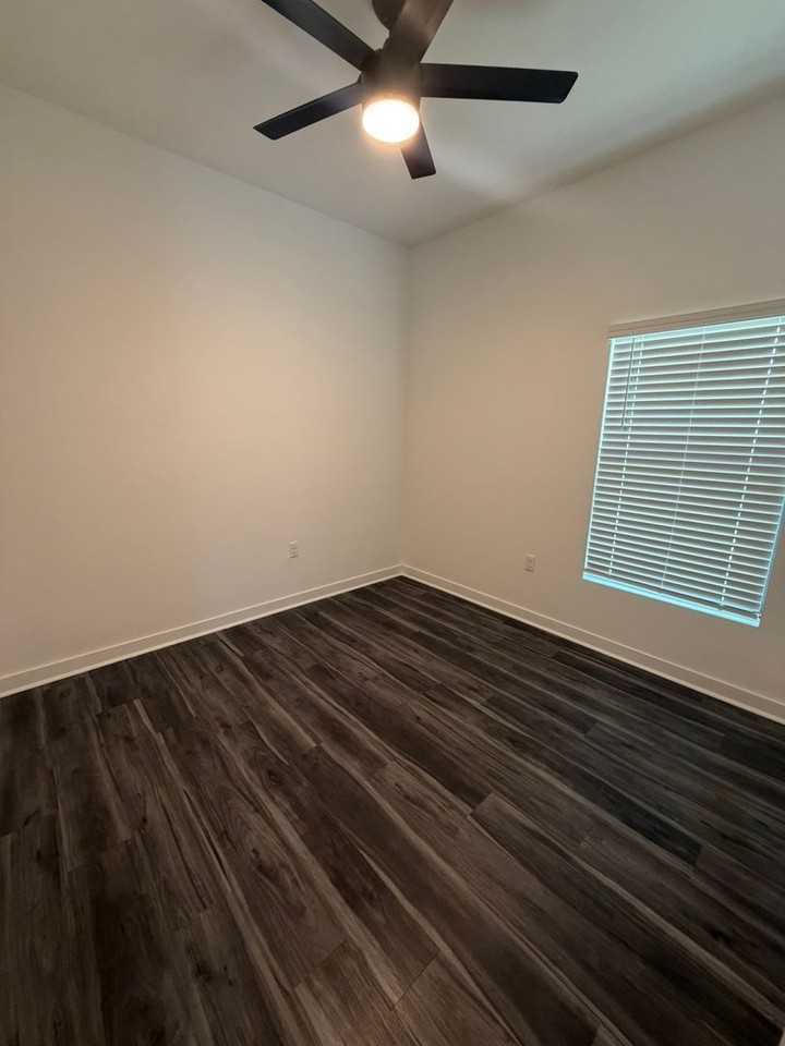 2220 Leda Ave S - Photo 5 of 38