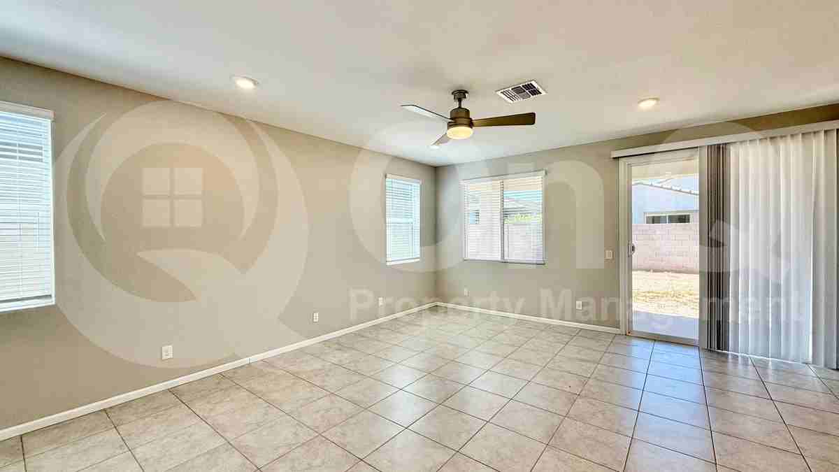 17381 W Daley Ln - Photo 6 of 22