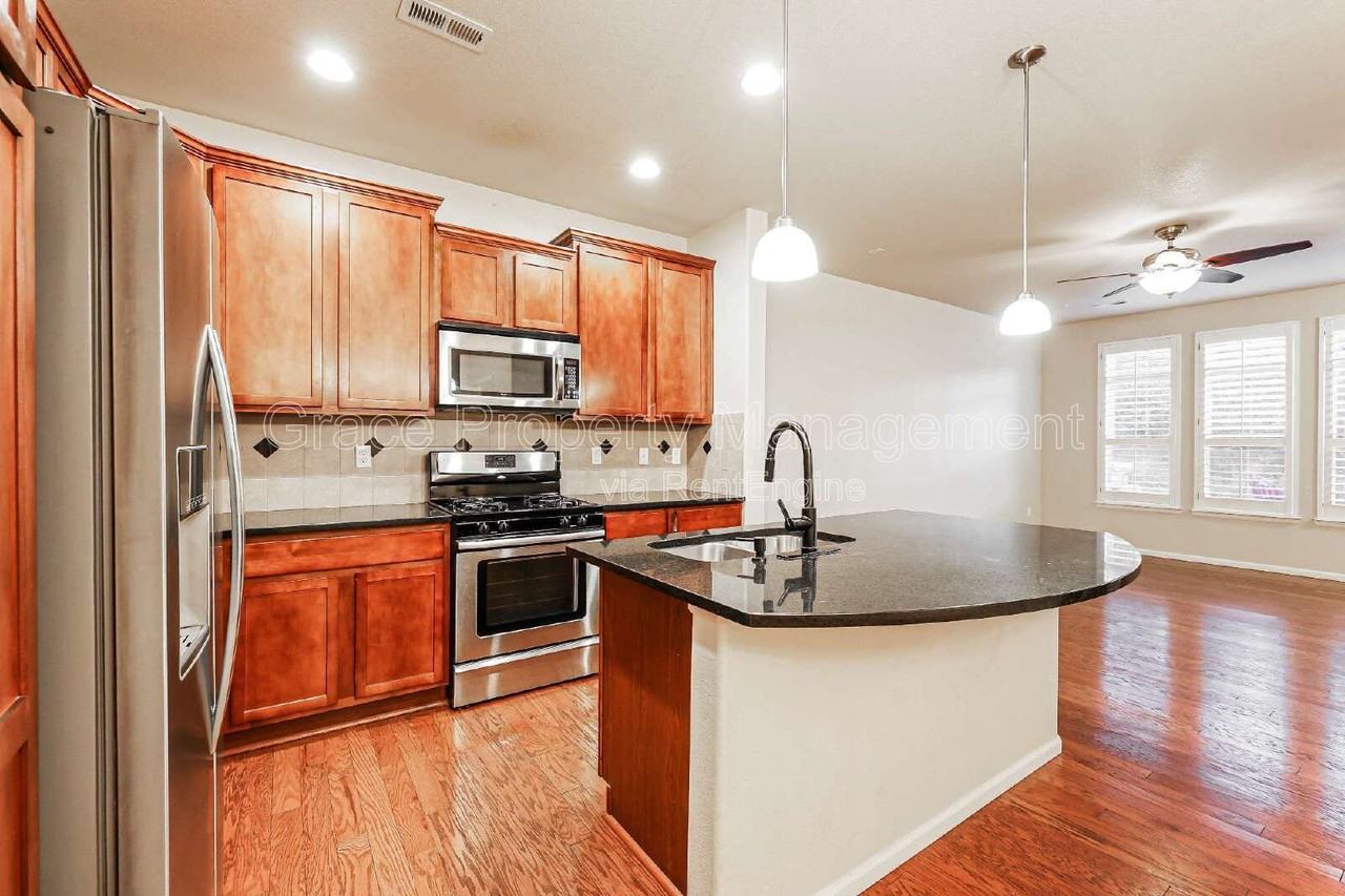 8934 E Otero Pl - Photo 6 of 20