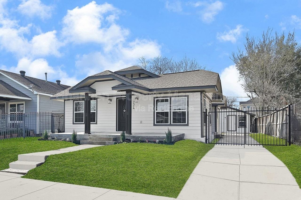 224 Everton St - Photo 2 of 24