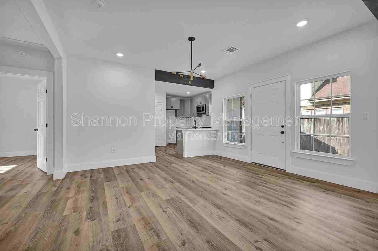 224 Everton St - Photo 6 of 24