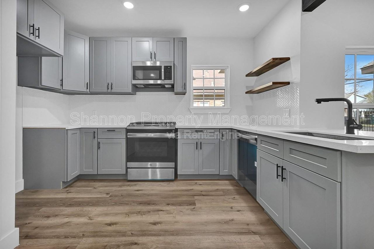 224 Everton St - Photo 7 of 24