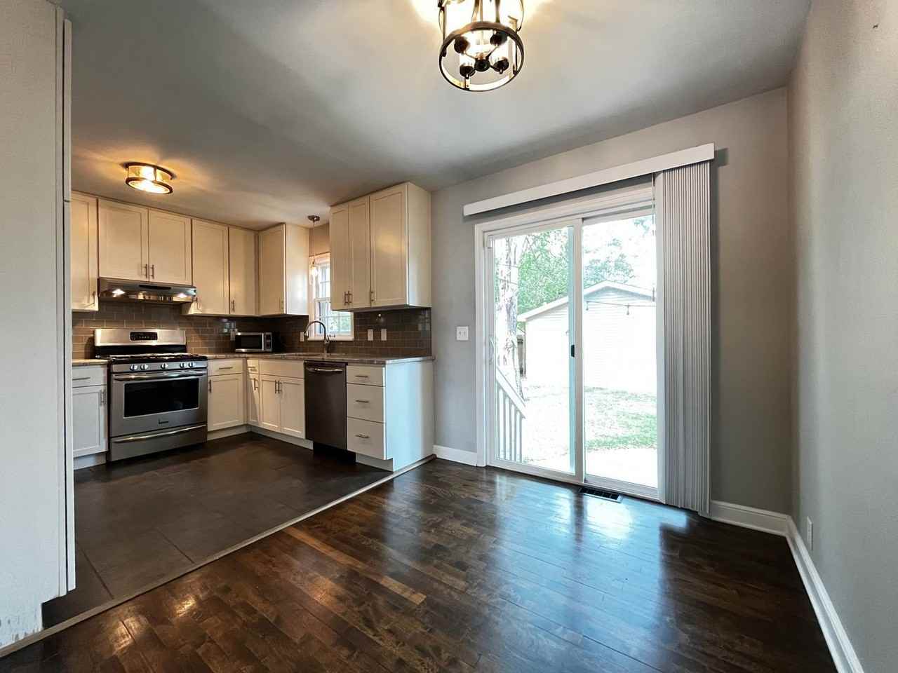 3120 Jersey Ave S - Photo 6 of 33