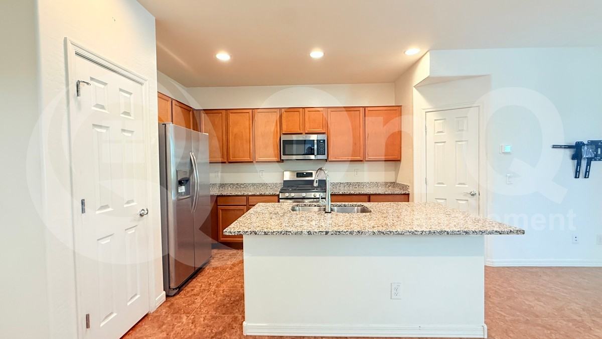 3706 S 57th Ln - Photo 5 of 27