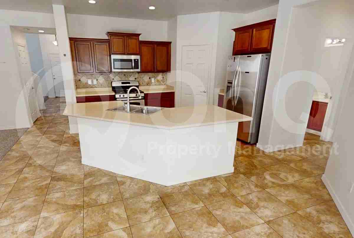 11053 E Silver Springs Ave - Photo 5 of 15