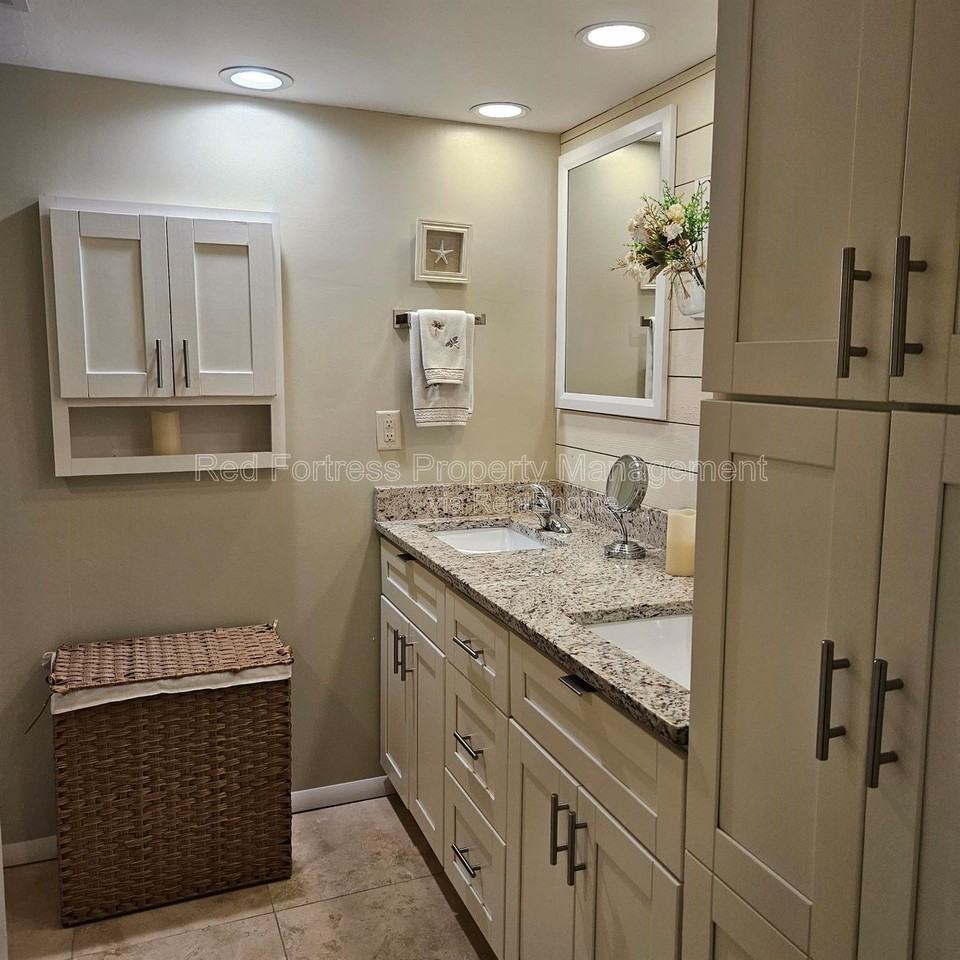 5710 Trailwinds Dr #525 - Photo 3 of 9