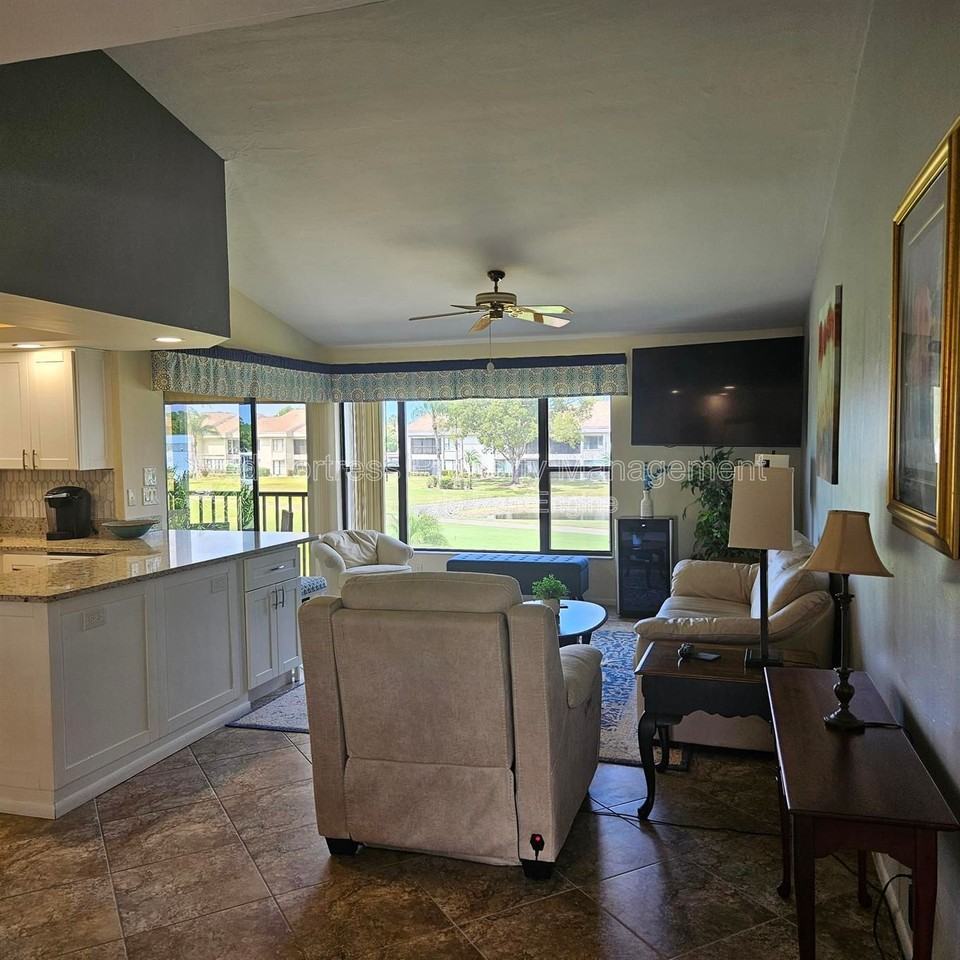 5710 Trailwinds Dr #525 - Photo 4 of 9