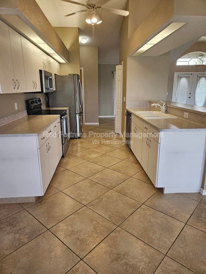 2613 Sw 15th Ave - Photo 4 of 16