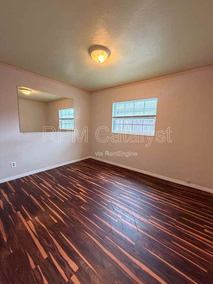1944 58th St N - Photo 3 of 14