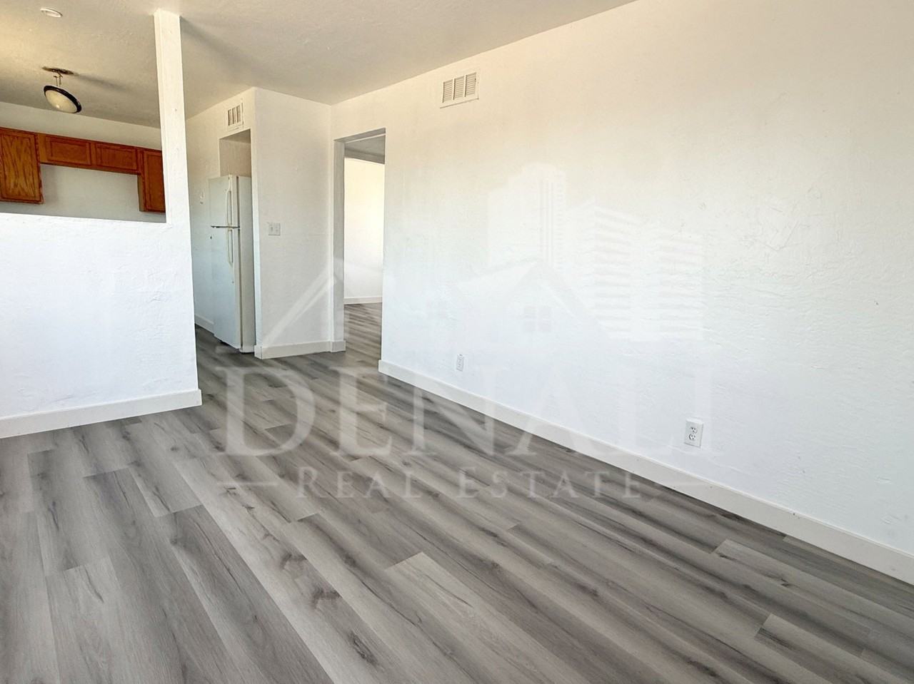 1709 W Sherman St #1 - Photo 2 of 10