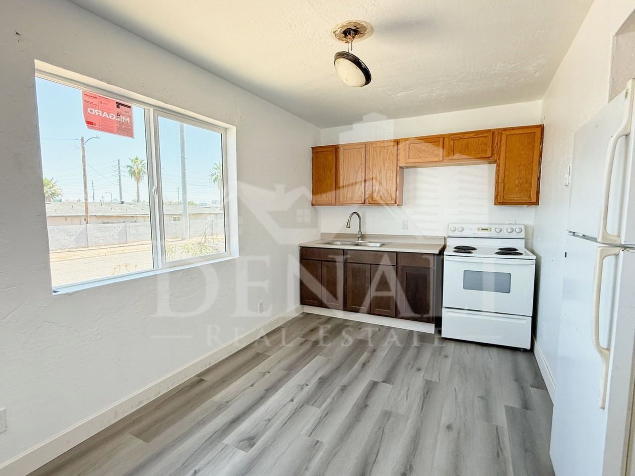 1709 W Sherman St #1 - Photo 4 of 10