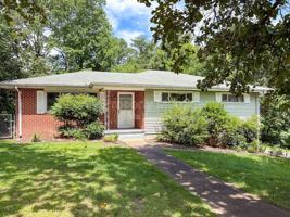 featured image of 1127 Clermont Dr