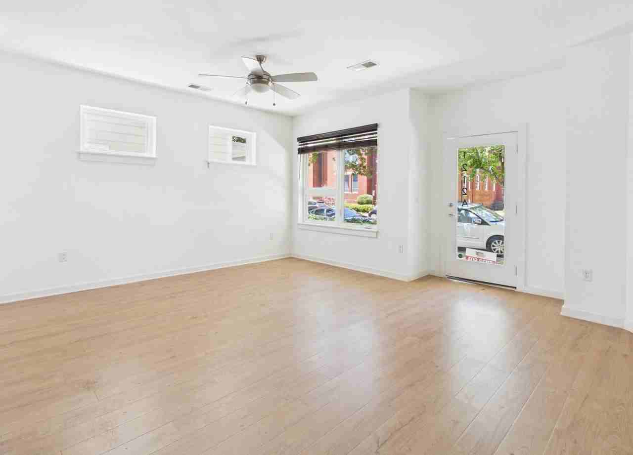 1212 Porter St #A - Photo 5 of 22