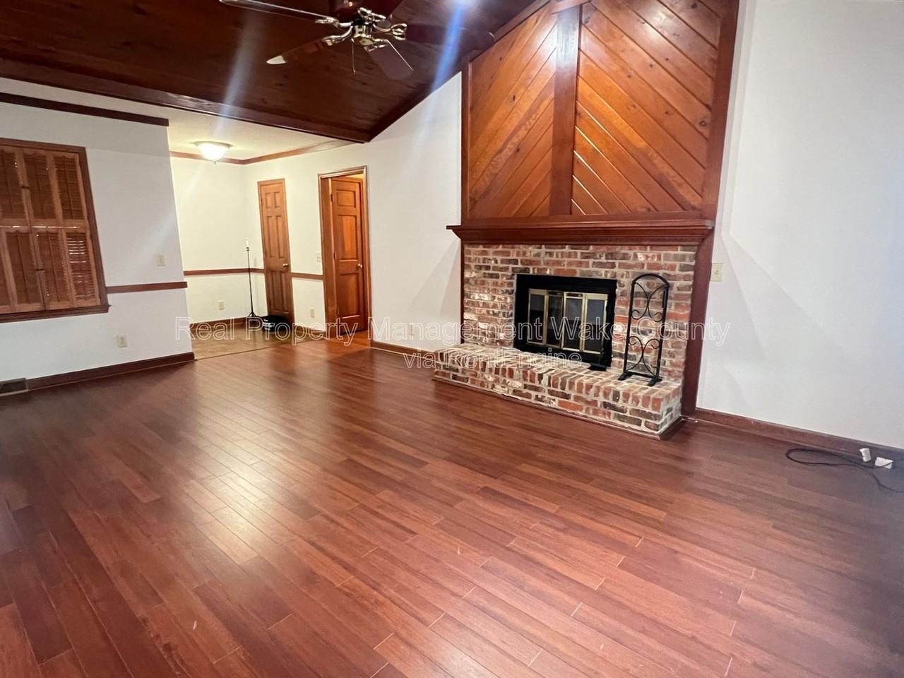7404 Valley Run Dr - Photo 4 of 22